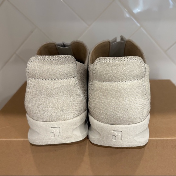 Revere Women’s Shoes Oyster Lizard Chicago Women's Slip-On Sneakers Size 8 - Picture 4 of 8